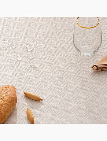 Toalha de mesa antinódoas com tecido texturizado em favo de mel - Gamusi.