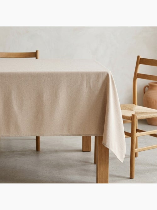 Toalha de mesa antinódoas lisa, tecido mesclado e caimento natural - Gamusi. - Kiabi Toalha de mesa antinódoas lisa, tecido mesclado e caimento natural - Gamusi. - Kiabi