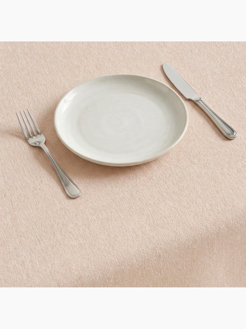 Toalha de mesa antinódoas lisa, tecido mesclado e caimento natural - Gamusi. - Kiabi Toalha de mesa antinódoas lisa, tecido mesclado e caimento natural - Gamusi. - Kiabi