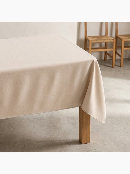 Toalha de mesa antinódoas lisa, tecido mesclado e caimento natural - Gamusi. - Kiabi Toalha de mesa antinódoas lisa, tecido mesclado e caimento natural - Gamusi. - Kiabi