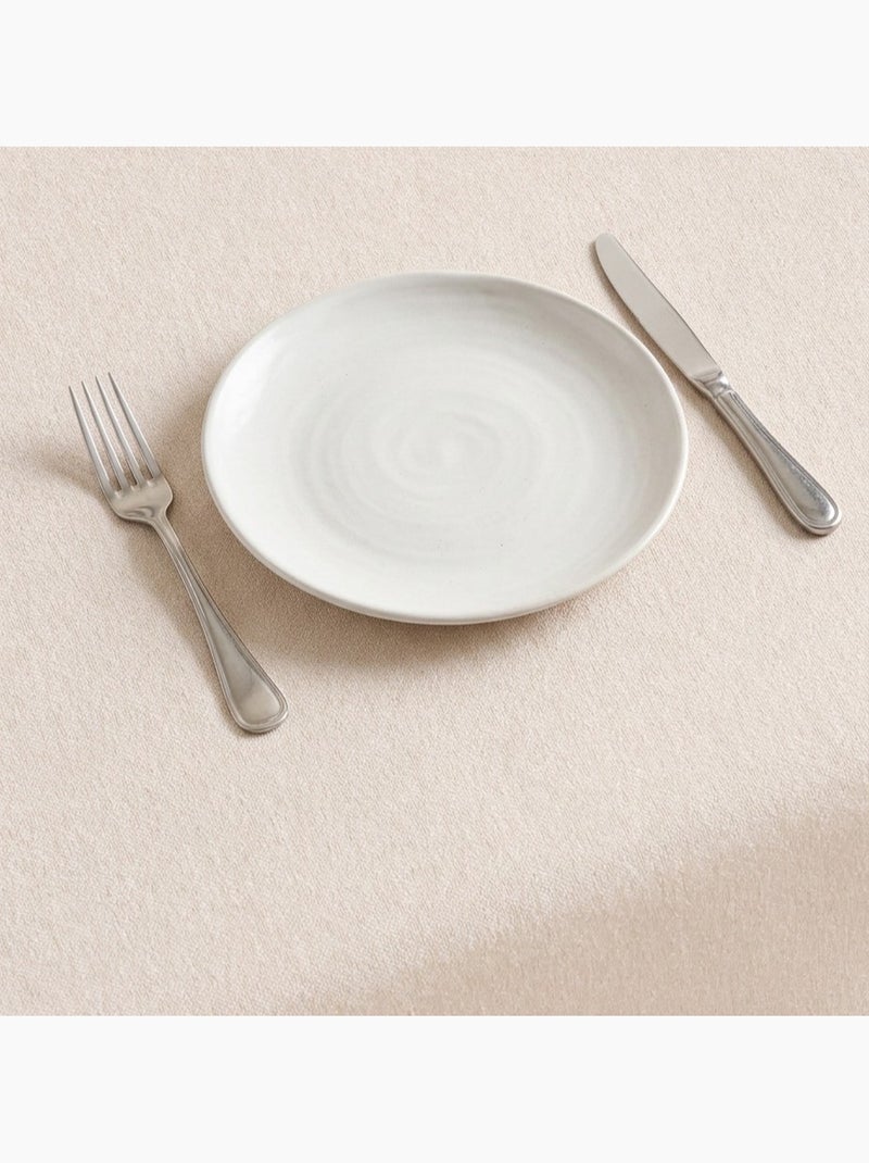 Toalha de mesa antinódoas lisa, tecido mesclado e caimento natural - Gamusi. Ecru - Kiabi