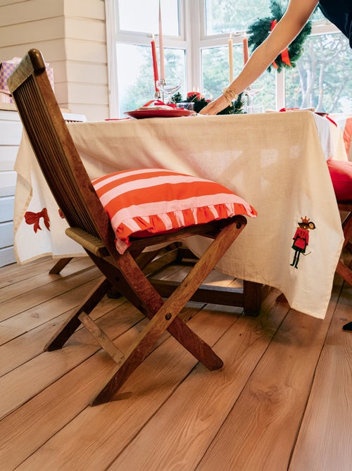 Toalha de mesa bordada de Natal em algodão e linho 150x300 cm - Kiabi Toalha de mesa bordada de Natal em algodão e linho 150x300 cm - Kiabi