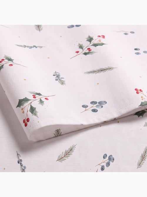 Toalha de mesa de natal impermeável com estampado de bagas e abetos - gamusi. - Kiabi Toalha de mesa de natal impermeável com estampado de bagas e abetos - gamusi. - Kiabi