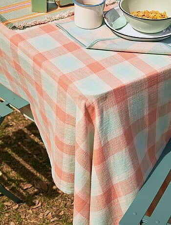 Toalha de mesa estampada aos quadrados