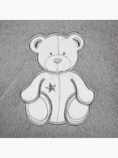 Tom kids - manta polar urso bordado 70x100 - Kiabi Tom kids - manta polar urso bordado 70x100 - Kiabi