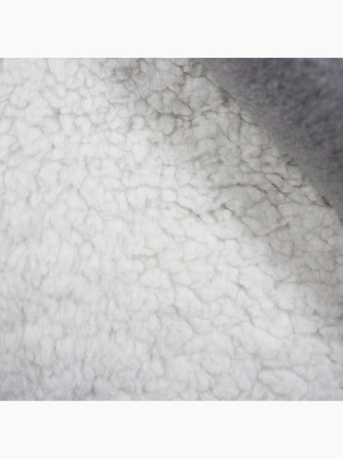 Tom kids - manta polar urso bordado 70x100 - Kiabi Tom kids - manta polar urso bordado 70x100 - Kiabi
