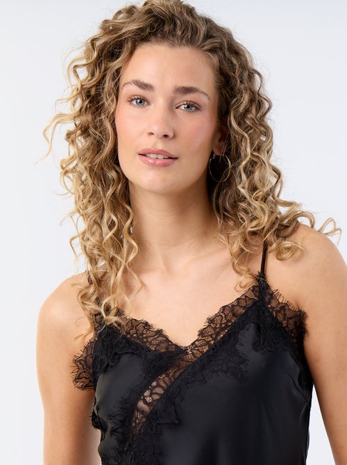 Top acetinado assimétrico com renda - Kiabi Top acetinado assimétrico com renda - Kiabi