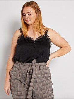 Top acetinado com renda - Kiabi