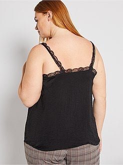 Top acetinado com renda - Kiabi