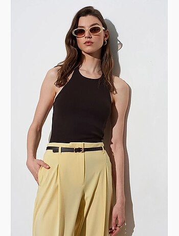 Top ajustado gola halter em jersey dilvin