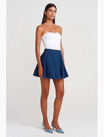 Top bandeau curto sem alças com detalhe de laço dilvin