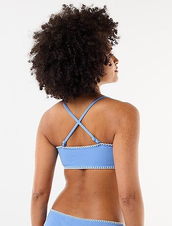 Top bandeau de biquíni com pespontos contrastantes
