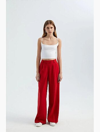 Top cami com alças finas e detalhe nas costas hiccup