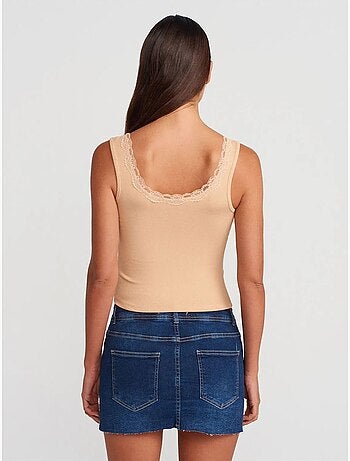 Top cami crop canelado em mistura de algodão dilvin