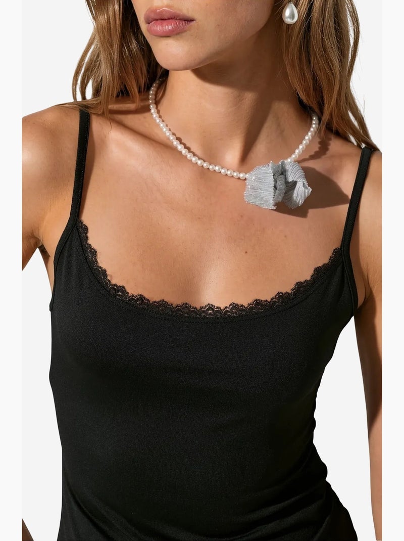 Top cami curto justo com renda busem Preto - Kiabi