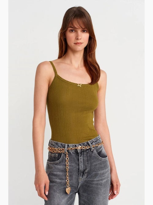 Top cami de algodão canelado slim fit dilvin - Kiabi Top cami de algodão canelado slim fit dilvin - Kiabi