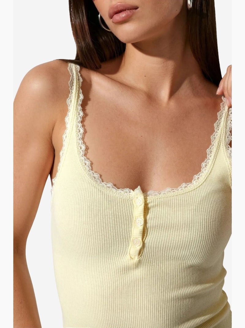 Top cami justo com acabamento em renda busem Amarelo-limão - Kiabi