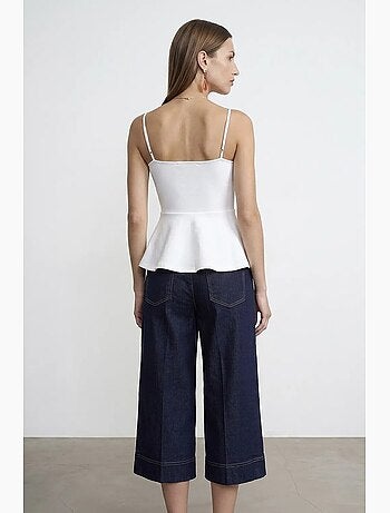 Top camisola justo com decote quadrado e folhos dilvin