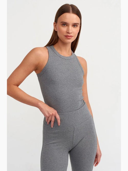 Top canelado decote halter dilvin - Kiabi Top canelado decote halter dilvin - Kiabi