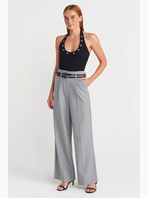 Top canelado gola halter detalhe strass dilvin - Kiabi Top canelado gola halter detalhe strass dilvin - Kiabi