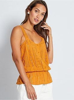 Top com bordado inglês - Kiabi