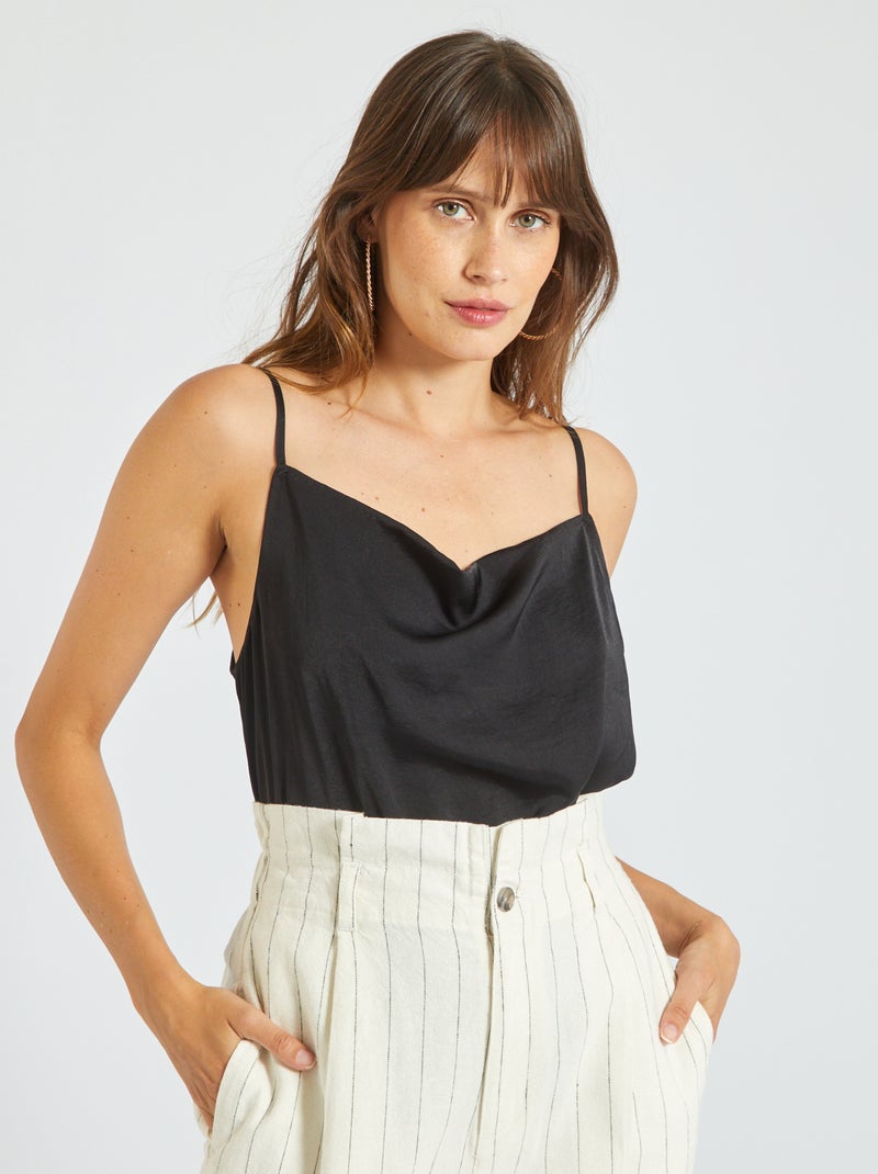 Top com decote drapeado com efeito acetinado Preto - Kiabi