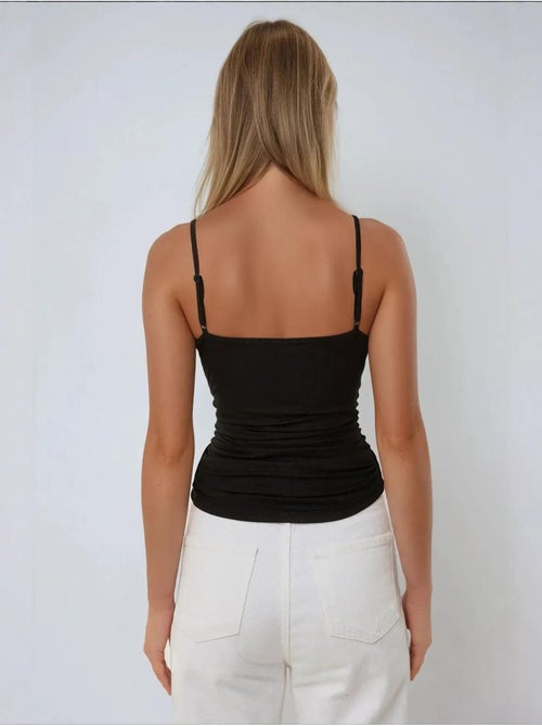 Top com decote em v e detalhes em renda hiccup - Kiabi Top com decote em v e detalhes em renda hiccup - Kiabi