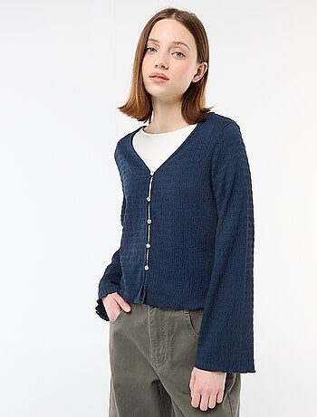 Top com decote em V em malha waffle com botões dourados