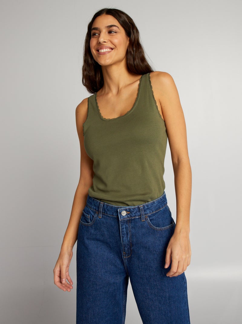 Top com detalhes bordados VERDE - Kiabi