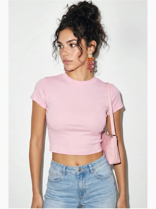 Top cropped feminino slim fit em algodão e lycra lucci - Kiabi Top cropped feminino slim fit em algodão e lycra lucci - Kiabi