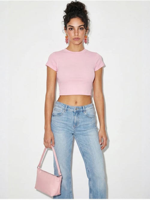 Top cropped feminino slim fit em algodão e lycra lucci - Kiabi Top cropped feminino slim fit em algodão e lycra lucci - Kiabi