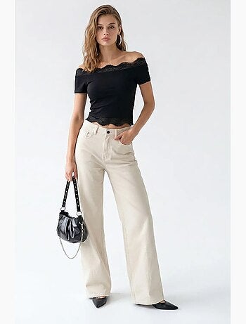 Top cropped slim fit com decote barco bordado mixray