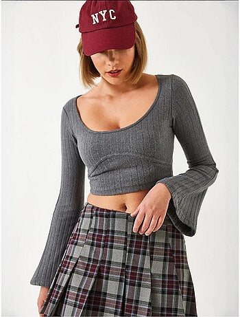 Top curto com detalhes de costura lucci