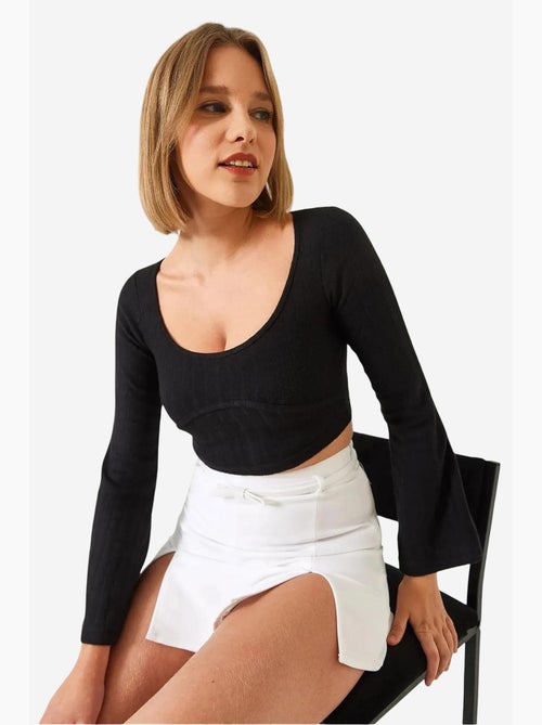 Top curto com detalhes de costura lucci - Kiabi Top curto com detalhes de costura lucci - Kiabi