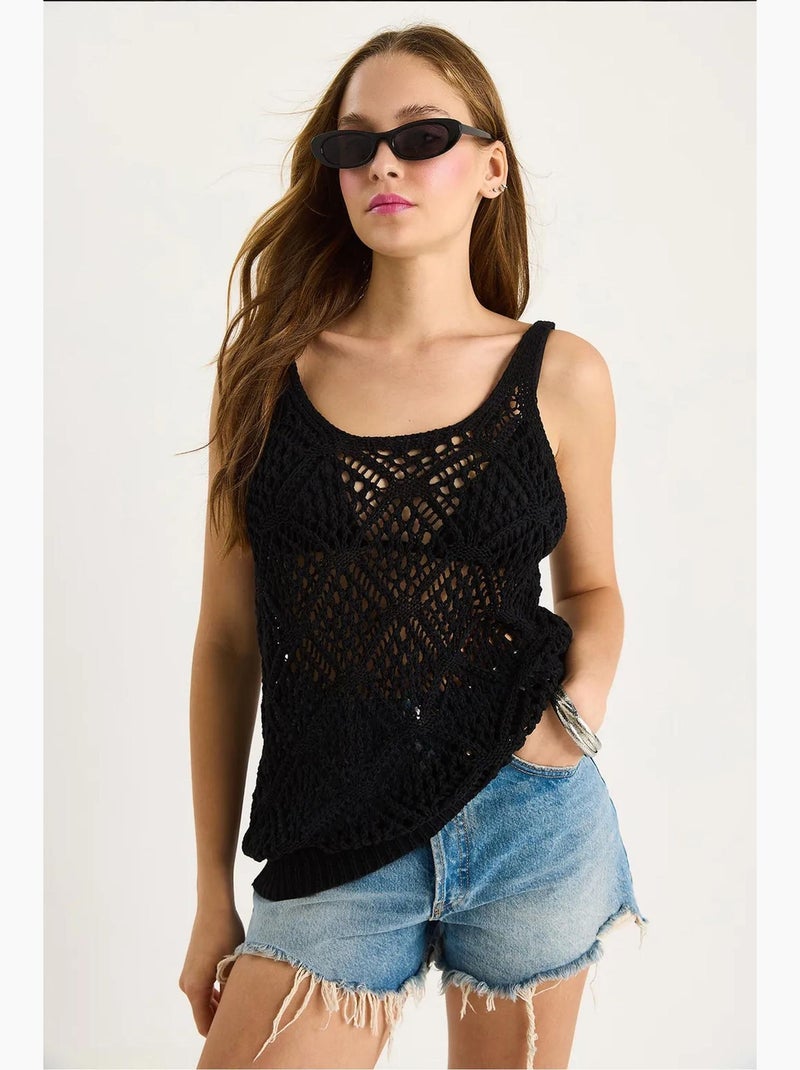 Top curto decote redondo com renda lucci Preto - Kiabi