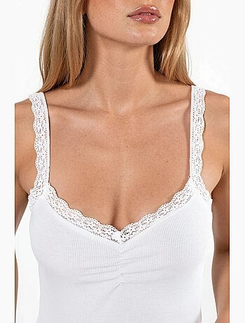 Top de alças com decote em v e detalhes em renda hiccup