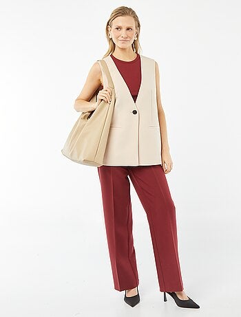 Top de alças crop-top com gola americana