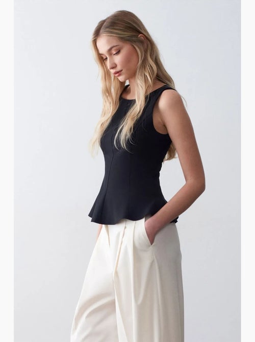 Top de alças em crepe com peplum dilvin - Kiabi Top de alças em crepe com peplum dilvin - Kiabi