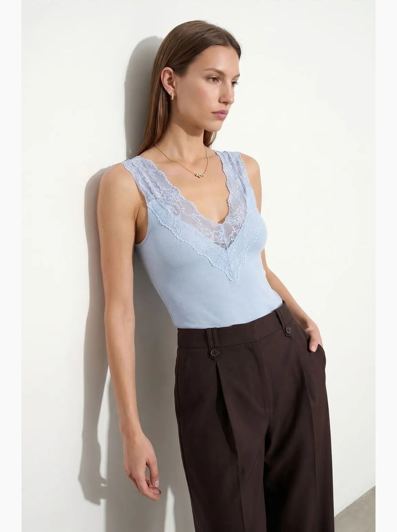 Top de alças justo em renda dilvin Azul-céu - Kiabi