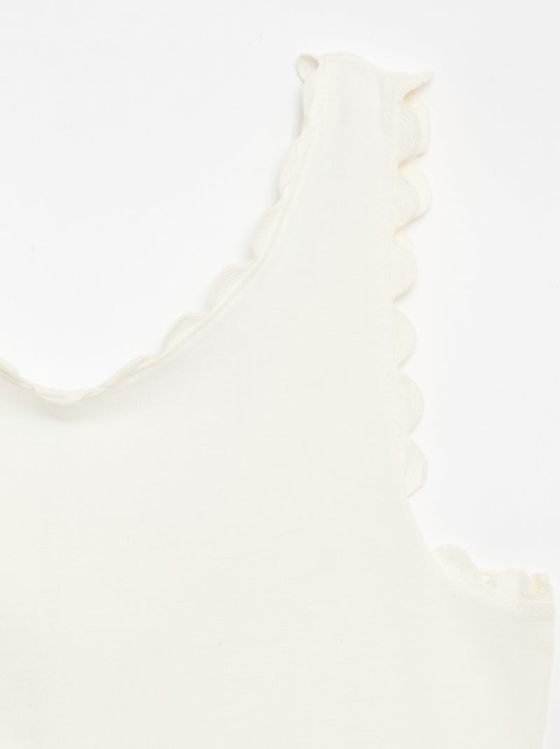 Top de alças liso com bordas onduladas Branco - Kiabi