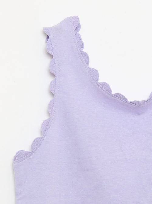 Top de alças liso com bordas onduladas - Kiabi