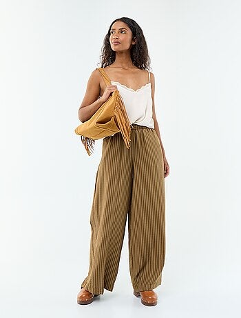 Top de cetim com renda