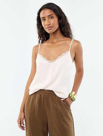 Top de cetim com renda