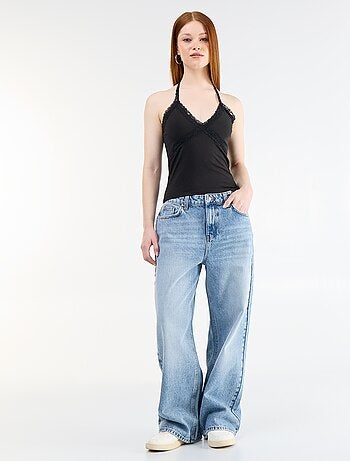Top de costas nuas com renda