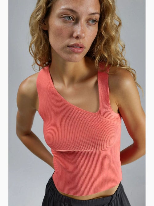 Top de malha canelada sem mangas com decote assimétrico e corte justo my fashion - Kiabi Top de malha canelada sem mangas com decote assimétrico e corte justo my fashion - Kiabi