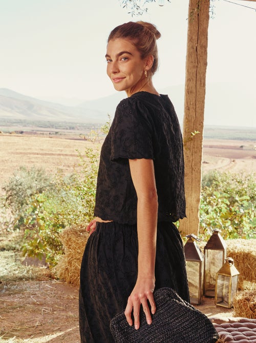 Top de mangas curtas com bordado inglês em algodão liso - Kiabi