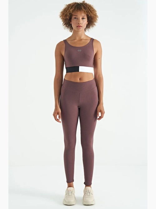 Top desportivo crop sem mangas com blocos de cor tommy - Kiabi Top desportivo crop sem mangas com blocos de cor tommy - Kiabi