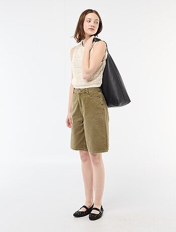 Top em crochê vazado com cavas amplas