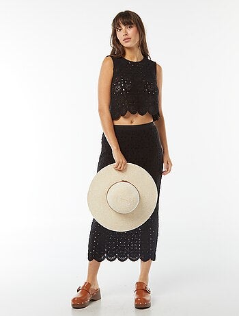 Top em macramé com cavas americanas