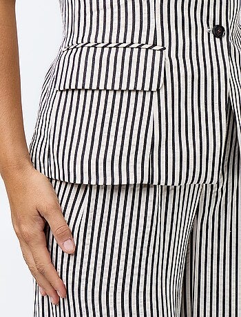 Top estilo colete sem mangas